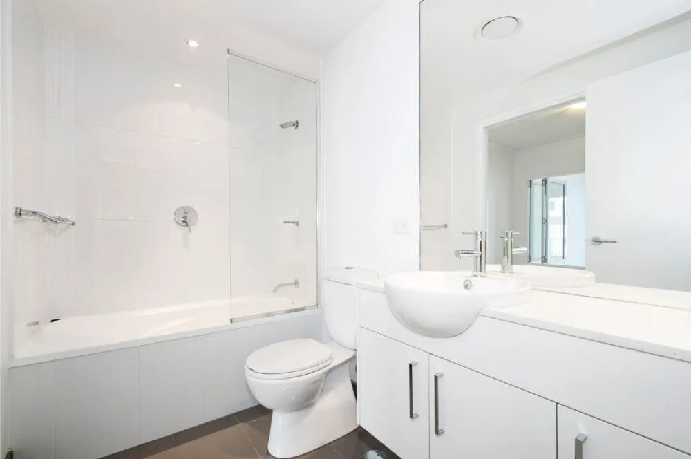 Low-Maintenance Design Elements for a Bathroom Remodel in Atlanta Low-Maintenance Design Elements for a Bathroom Remodel in Atlanta